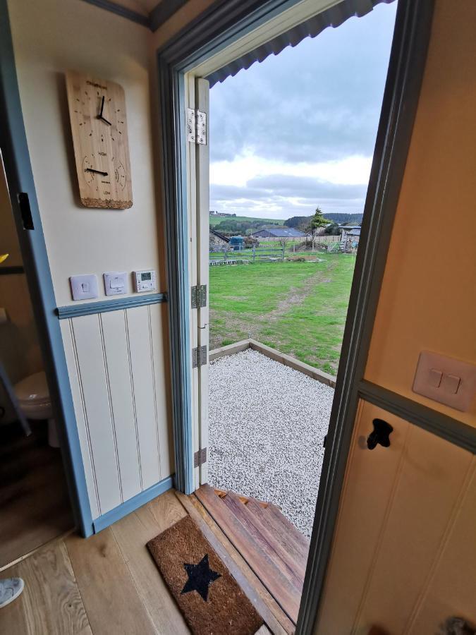 Toms Hut And Robins Rest Shepherd Huts Near Wadebridge Kültér fotó