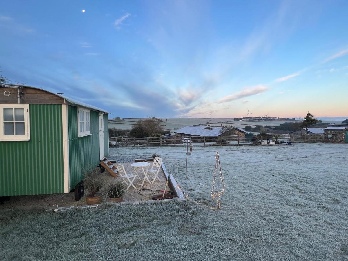 Toms Hut And Robins Rest Shepherd Huts Near Wadebridge Kültér fotó