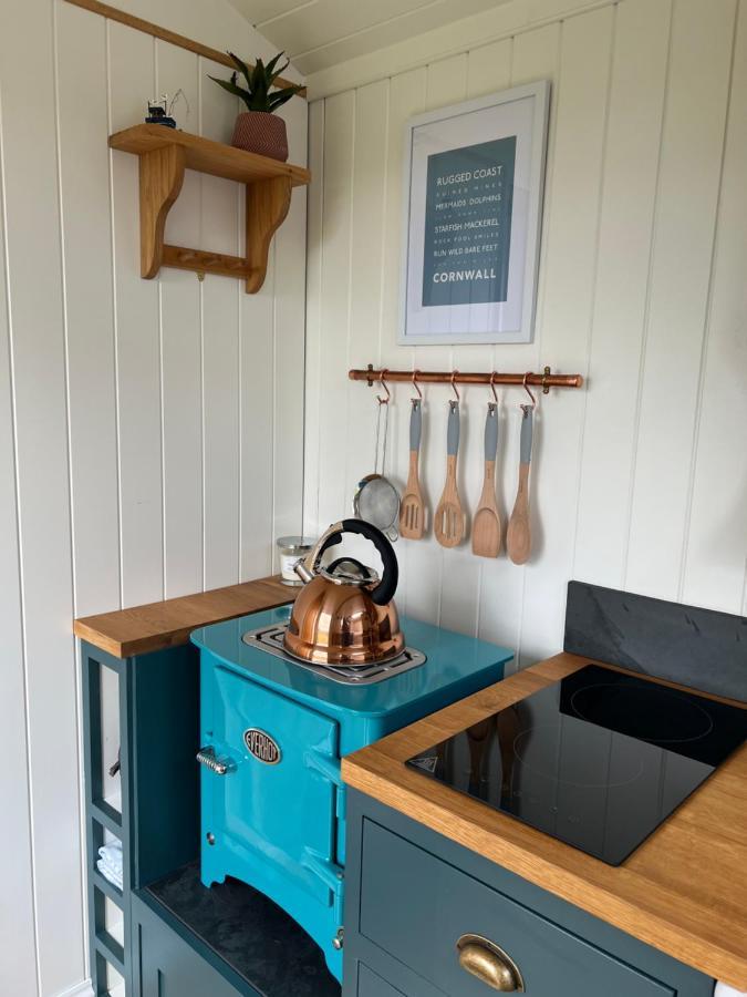 Toms Hut And Robins Rest Shepherd Huts Near Wadebridge Kültér fotó