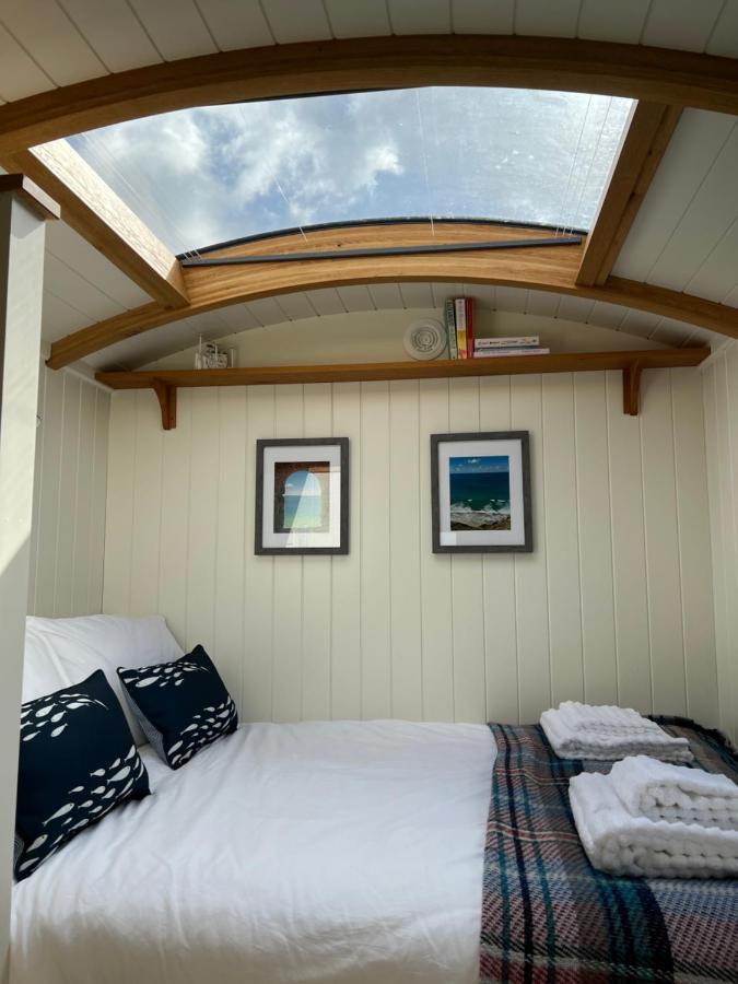 Toms Hut And Robins Rest Shepherd Huts Near Wadebridge Kültér fotó