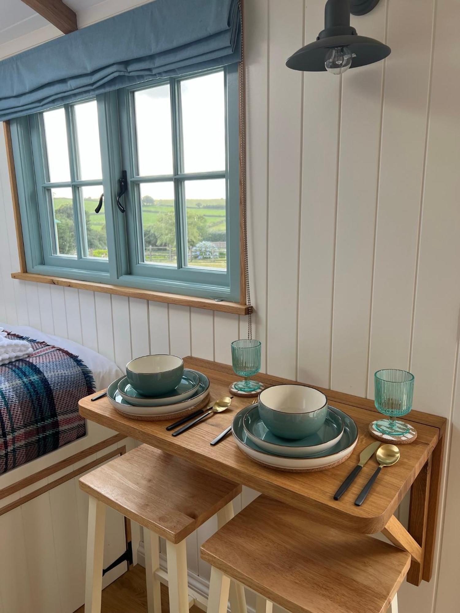 Toms Hut And Robins Rest Shepherd Huts Near Wadebridge Kültér fotó