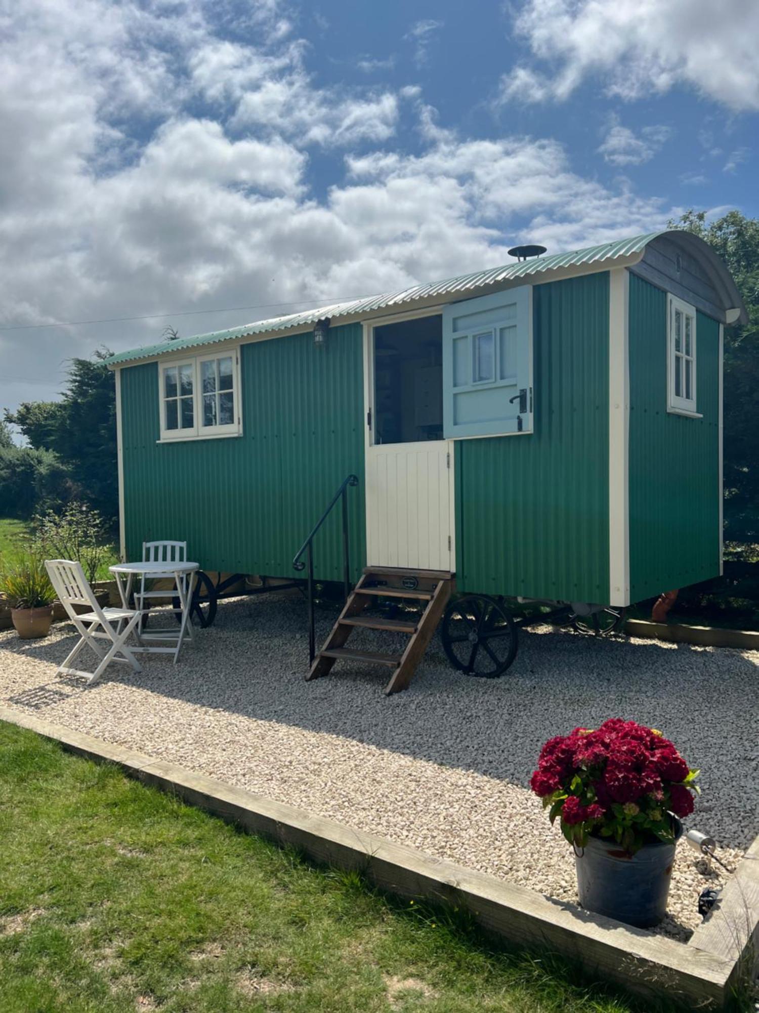 Toms Hut And Robins Rest Shepherd Huts Near Wadebridge Kültér fotó